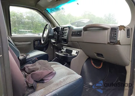 2000 GMC Savana Standard z USA, uszkodzony, nr VIN 1GTFG25R3Y1228802